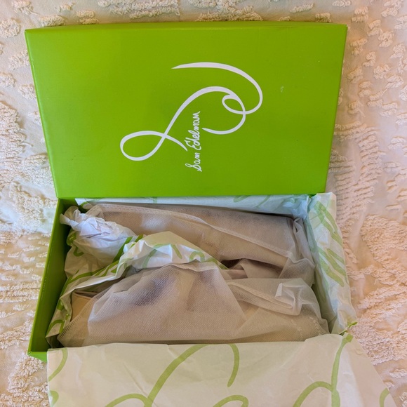 Sam Edelman Cream Leather Flats with Buckle - Picture 2 of 6